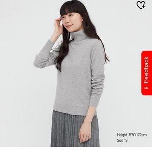 Uniqlo Cashmere Turtleneck XS
